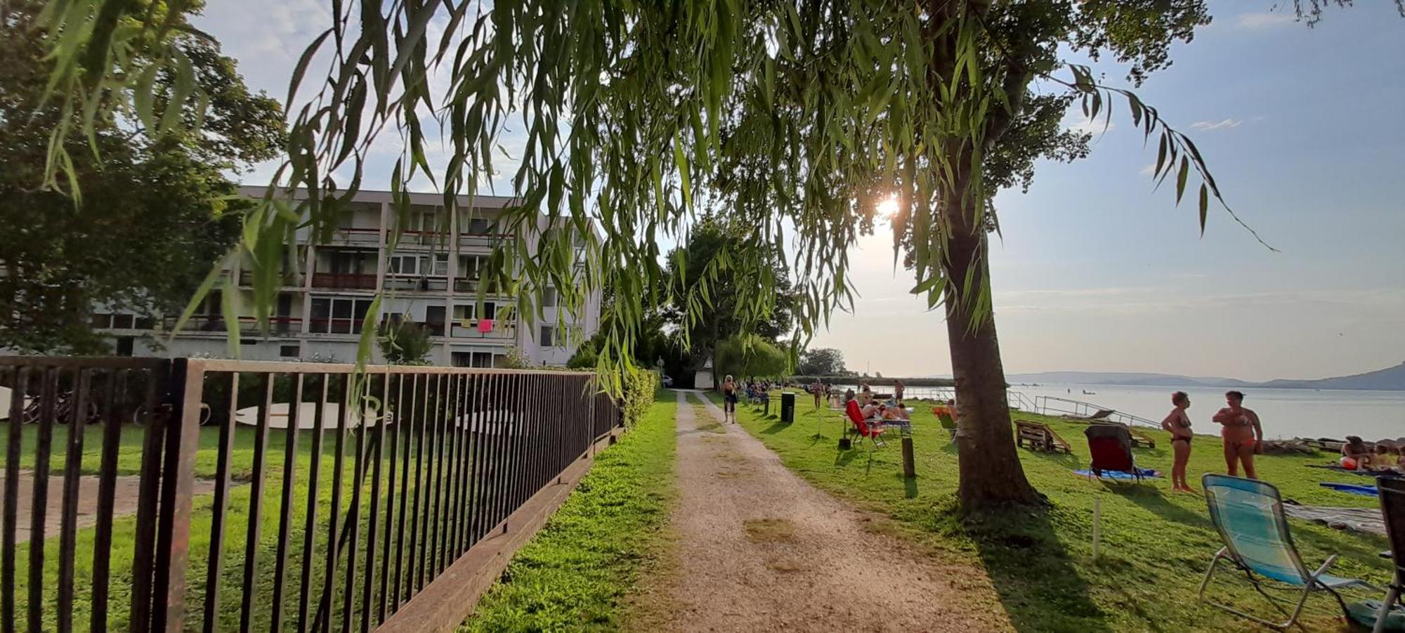 Suello Utcai Apartman Fonyod Vizparti Es Panoramas! On The Waterfront And With Balaton Panorama! Fonyód Exterior foto